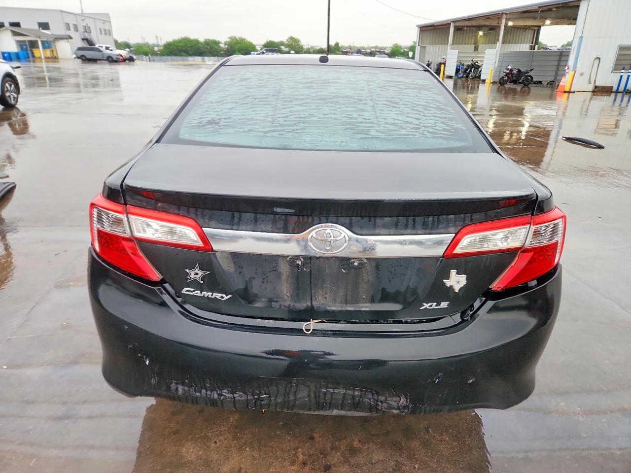 2014 Toyota Camry Xle V6 - Image 6