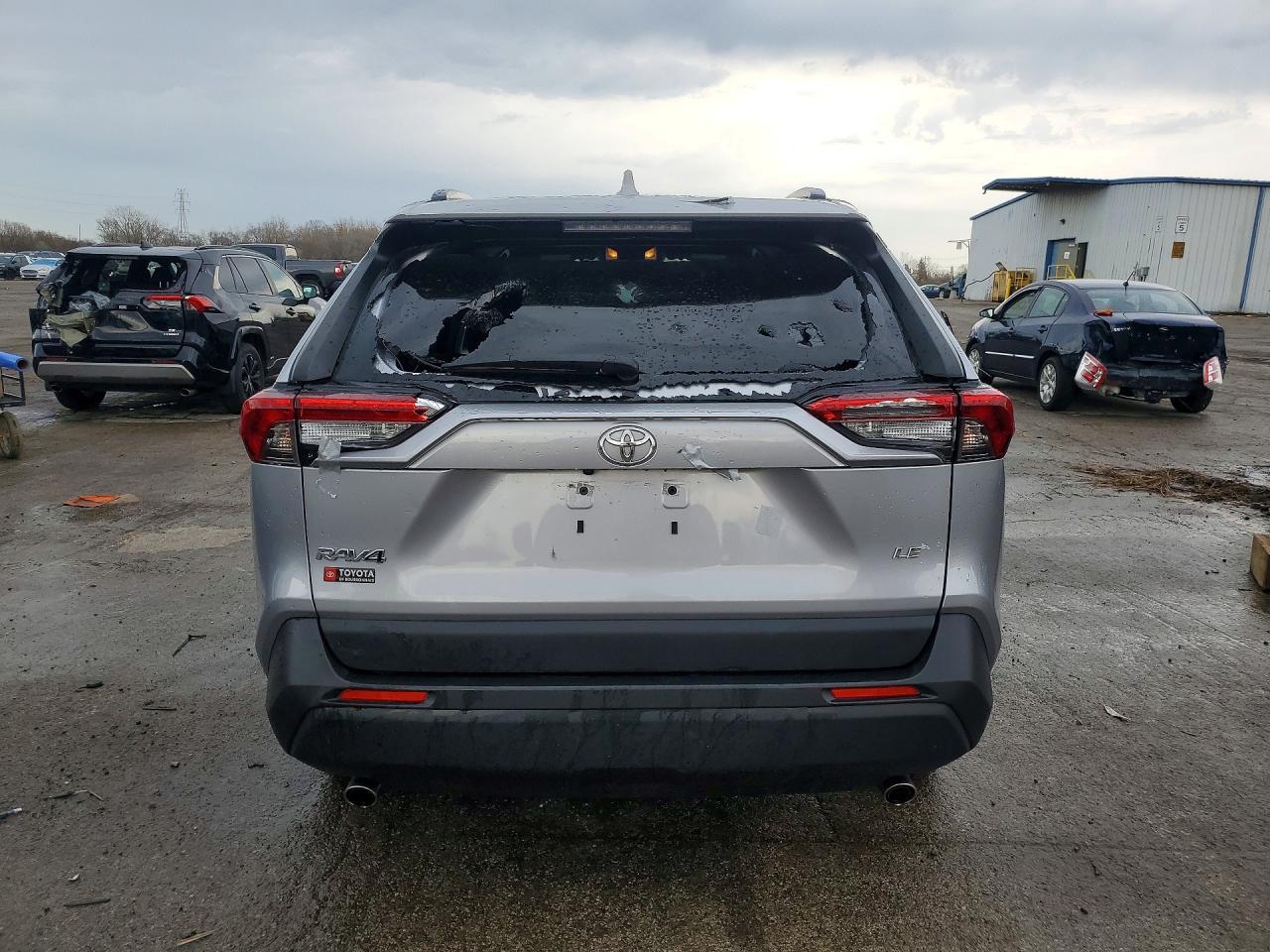 2020 Toyota Rav4 Le - Фото 6