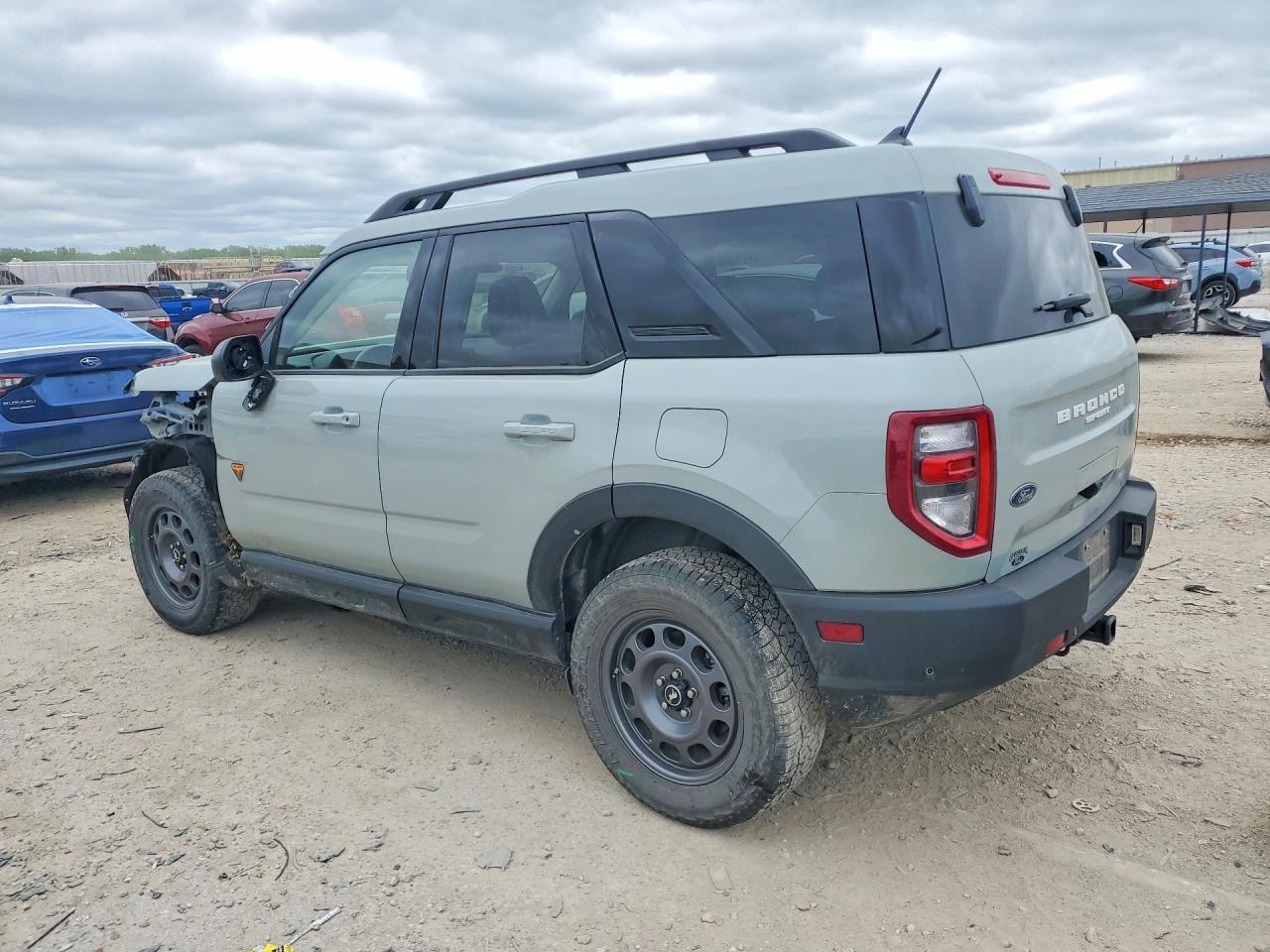 2023 Ford Bronco Sport Badlands - Image 2