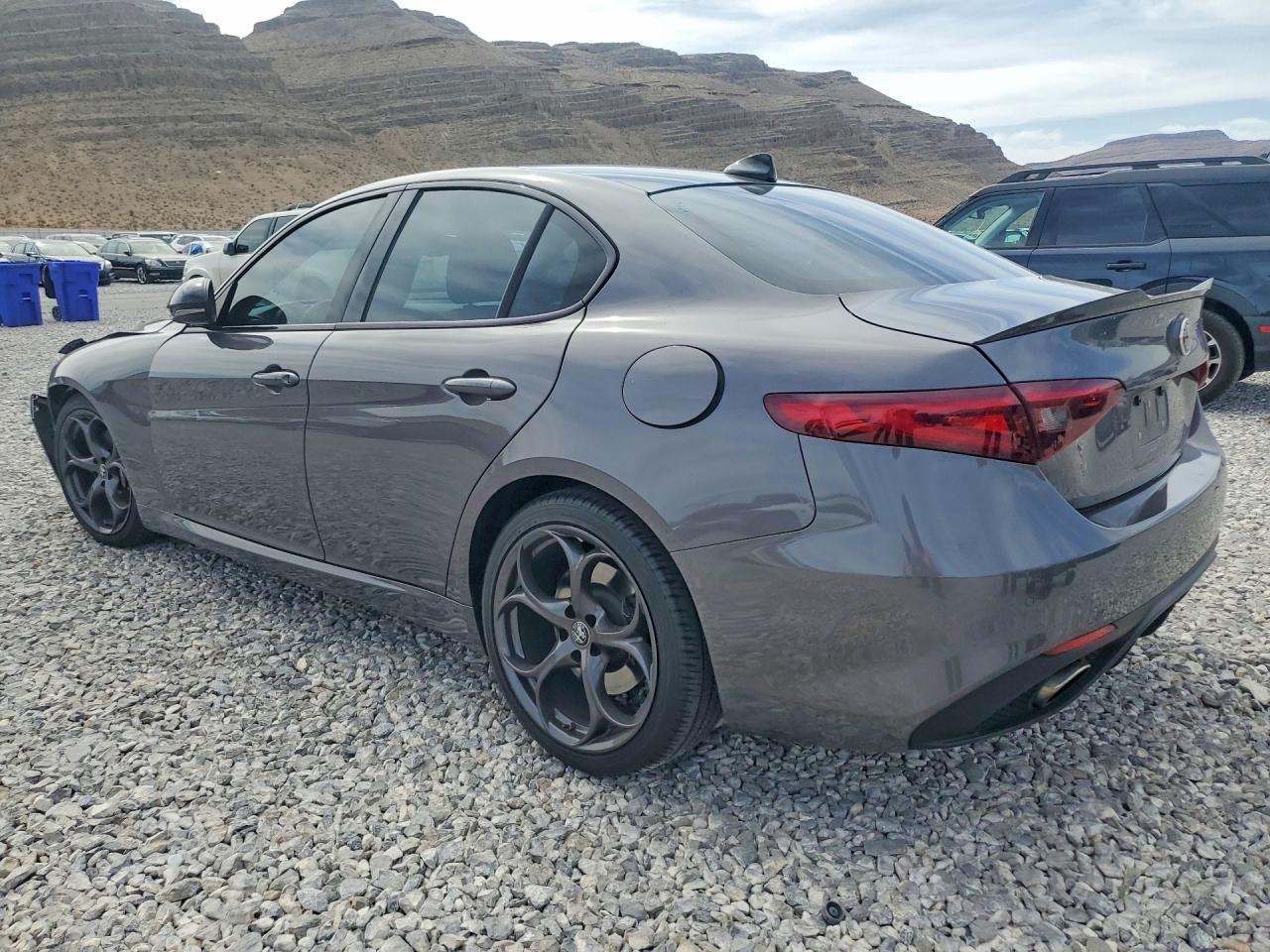 2018 Alfa Romeo Giulia Ti - Фото 2