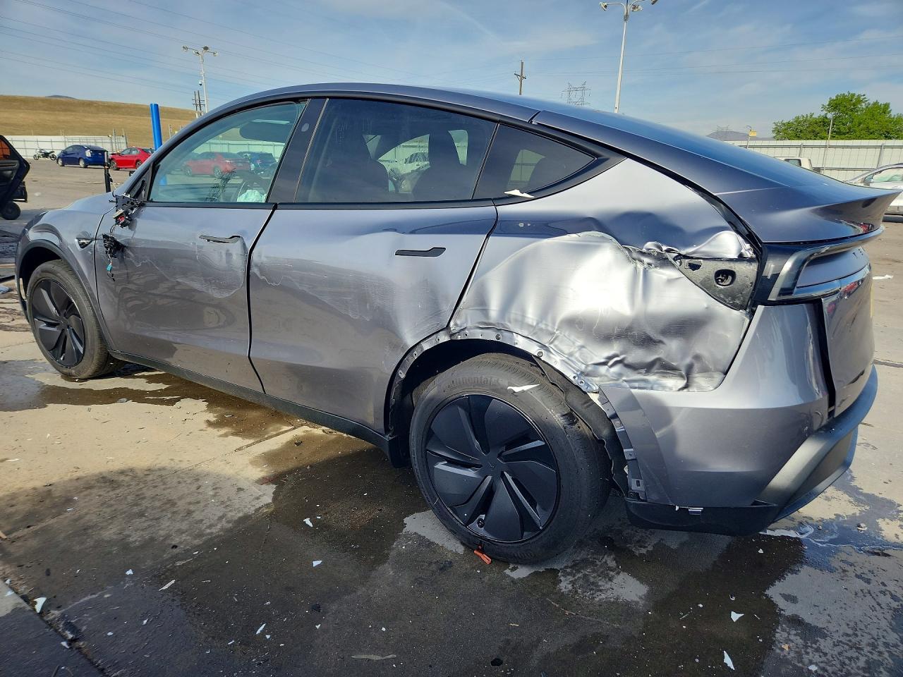 2026 Tesla Model Y - Image 2