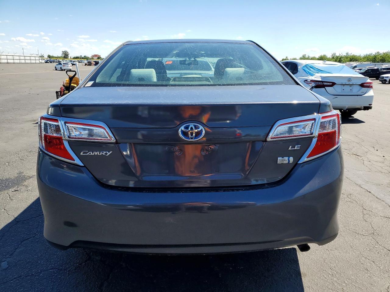 2013 Toyota Camry Hybrid Le - Фото 6