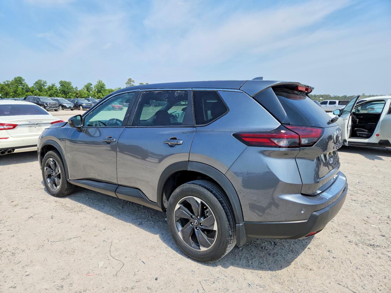 2024 Nissan Rogue Sv - Фото 2