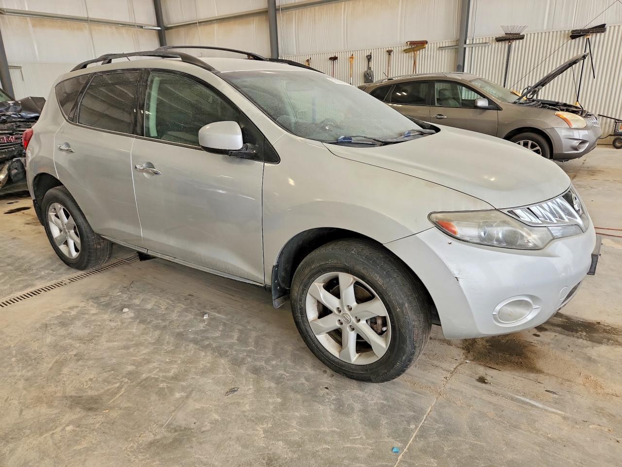 2010 Nissan Murano S - Фото 4