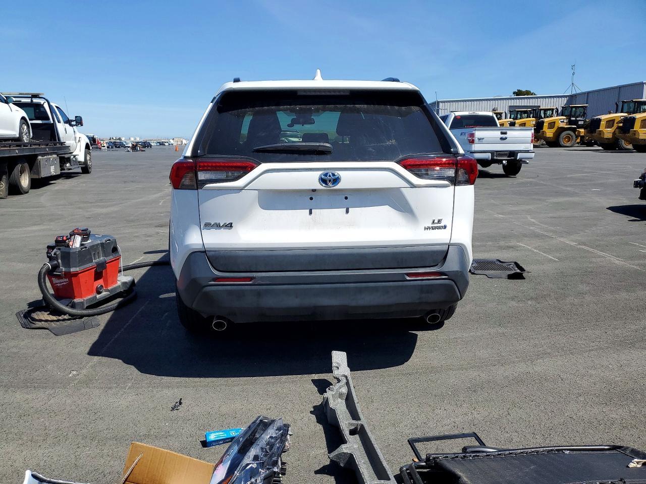 2024 Toyota Rav4 Hybrid Le - Фото 6