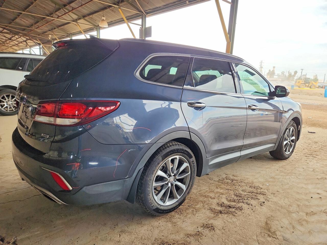 2017 Hyundai Santa Fe Se - Фото 3