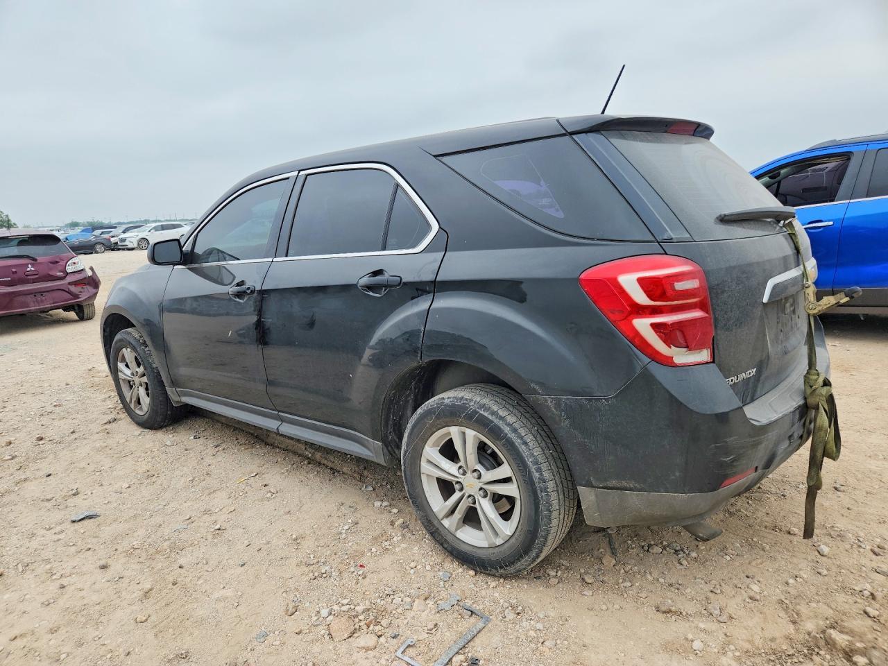 2017 Chevrolet Equinox Ls - Фото 2