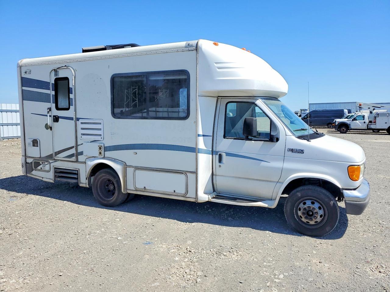 2005 Ford Econoline E350 Super Duty Cutaway Van - Фото 4