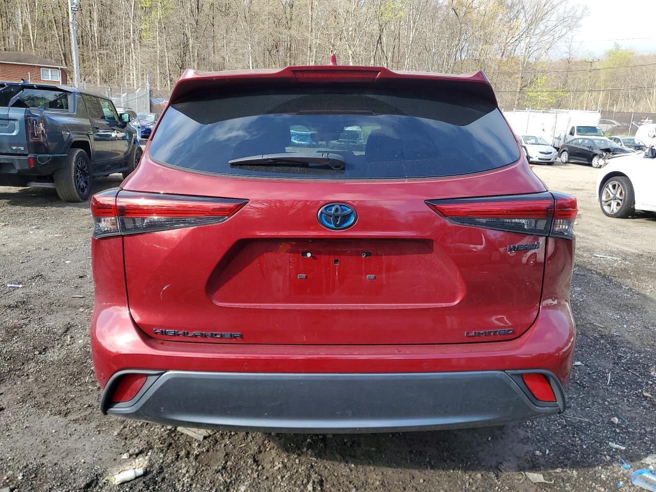2021 Toyota Highlander Hybrid Limited - Image 6