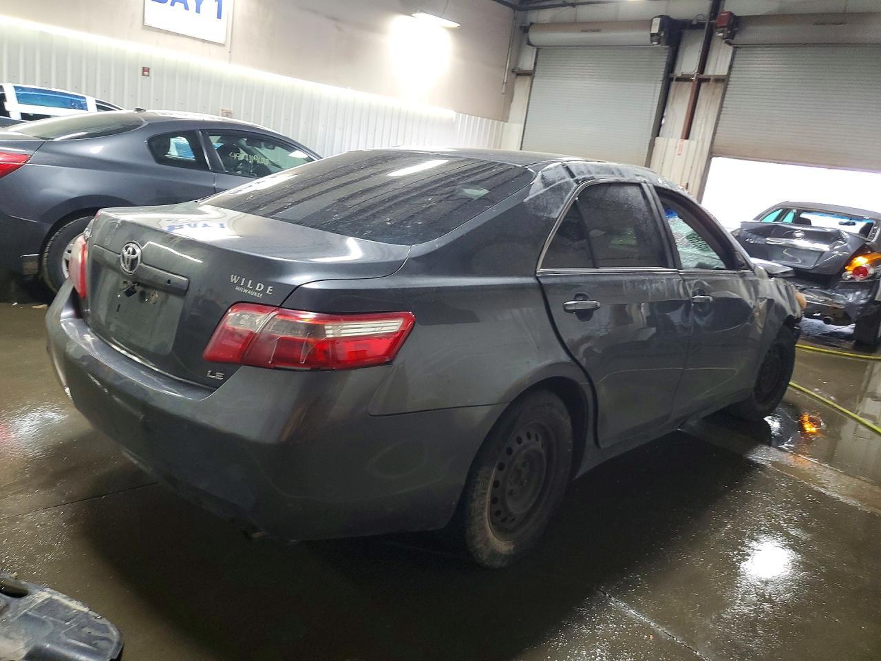 2008 Toyota Camry Le - Фото 3