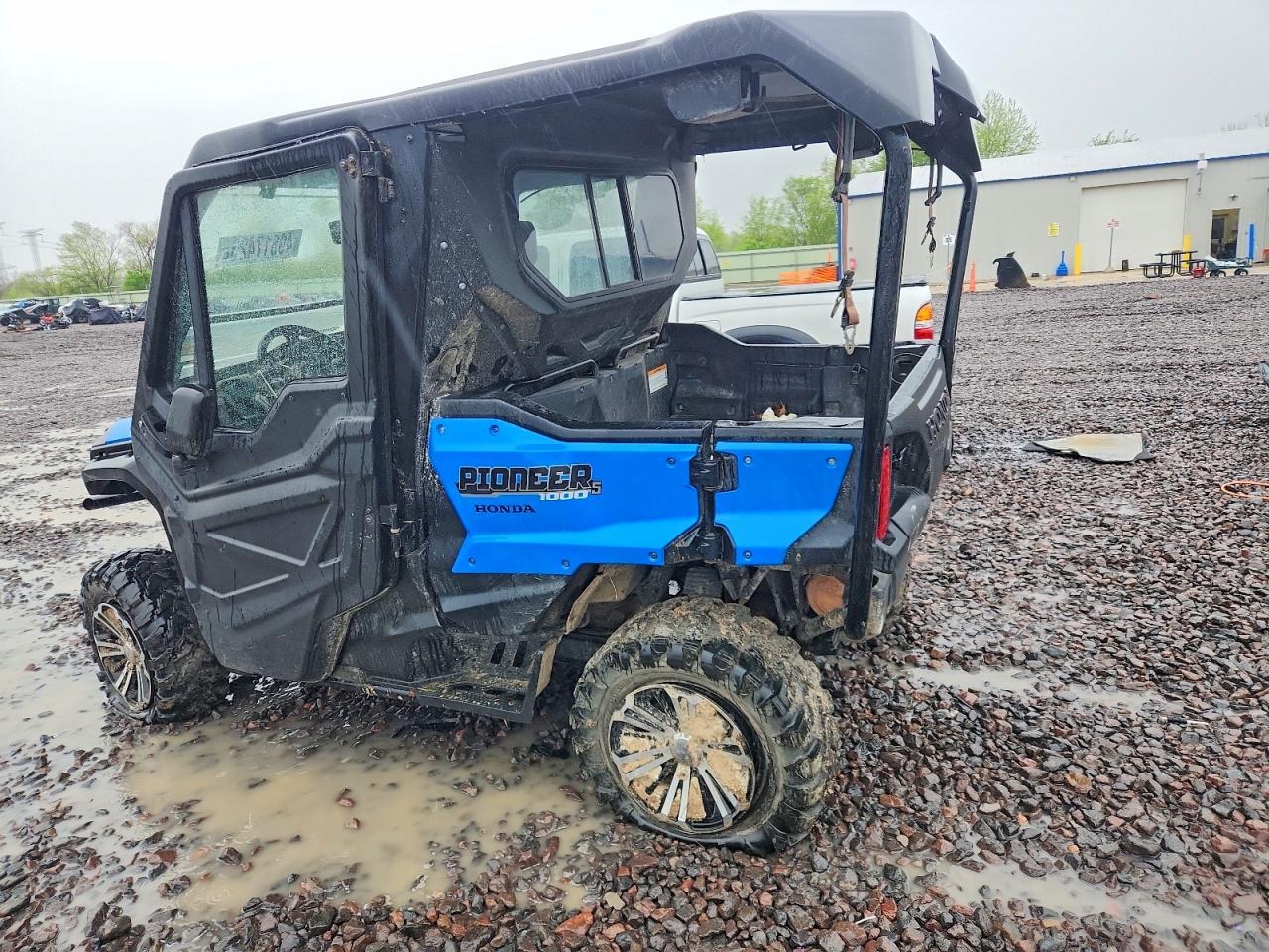 2017 Honda Pioneer 1000 Utility Vehicle - Image 3