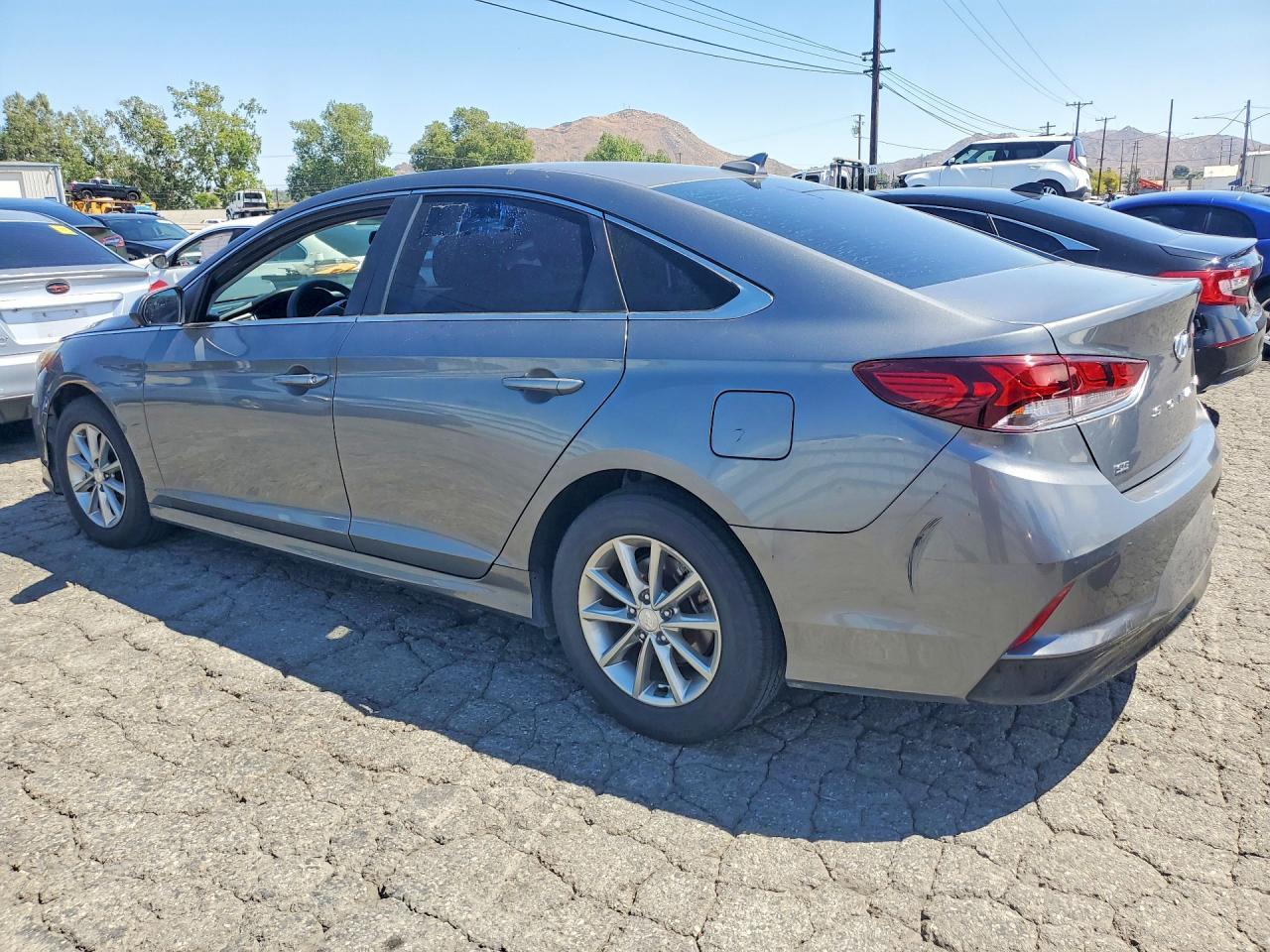 2019 Hyundai Sonata Se - Фото 2