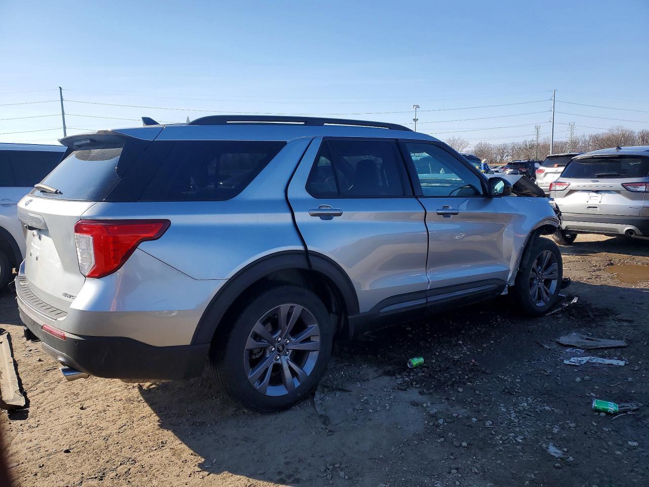 2023 Ford Explorer Xlt - Фото 3