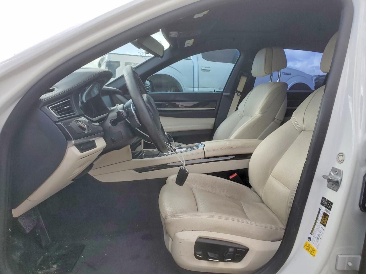 2014 BMW 740 I - Фото 7