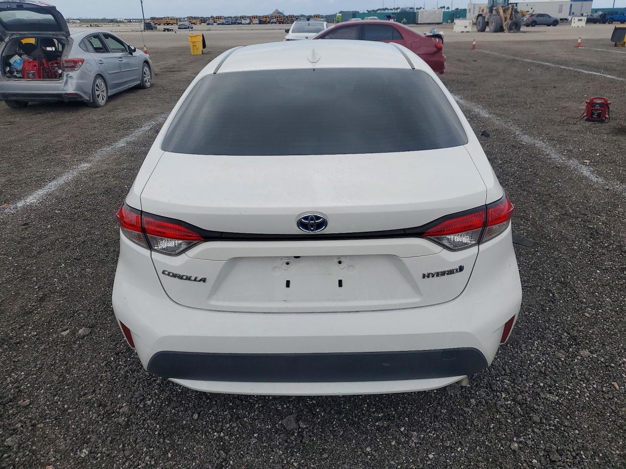2022 Toyota Corolla Le - Image 6