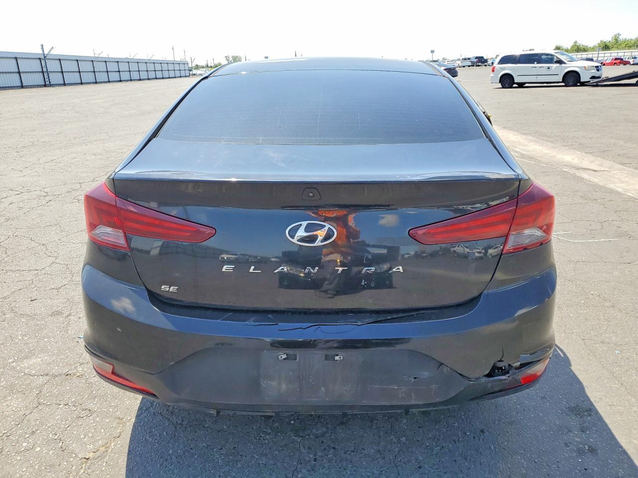 2020 Hyundai Elantra Se - Фото 6