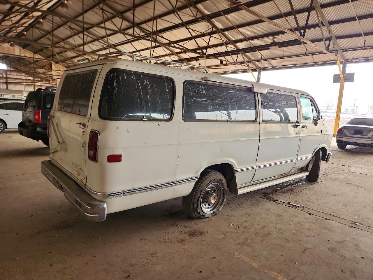 1986 Dodge Ram Wagon B350 - Image 3