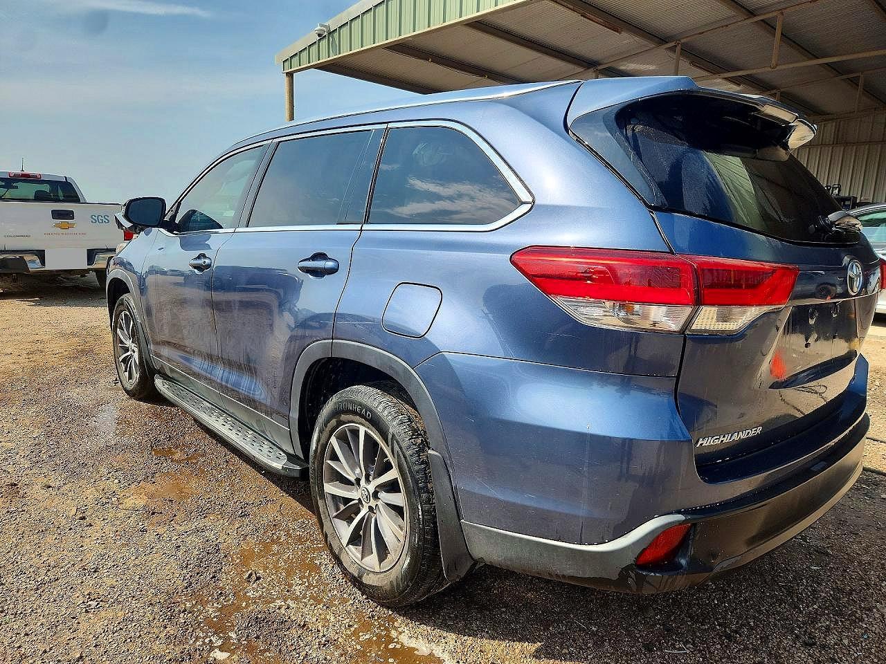 2019 Toyota Highlander Xle - Image 2