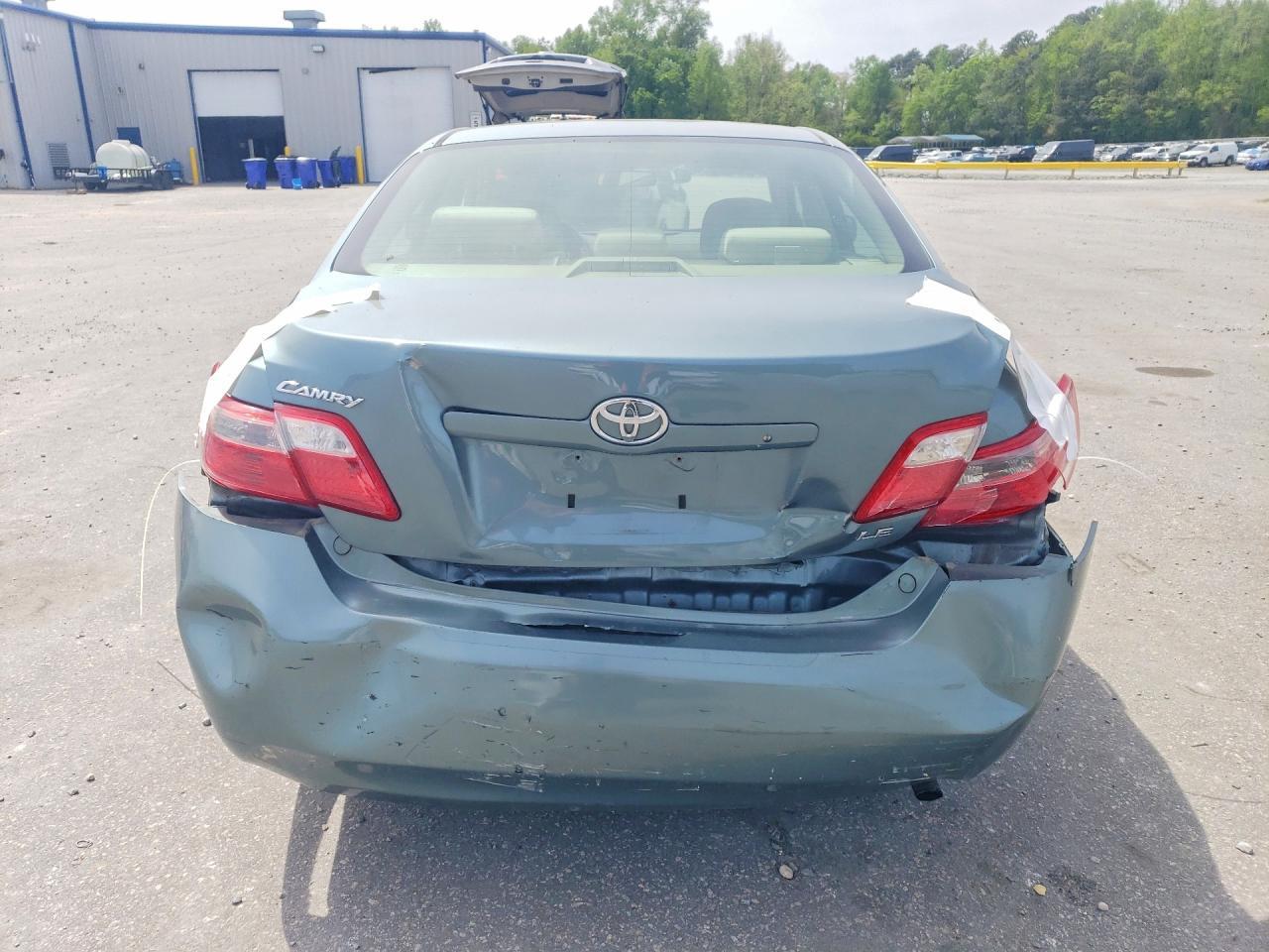 2009 Toyota Camry Le - Image 6