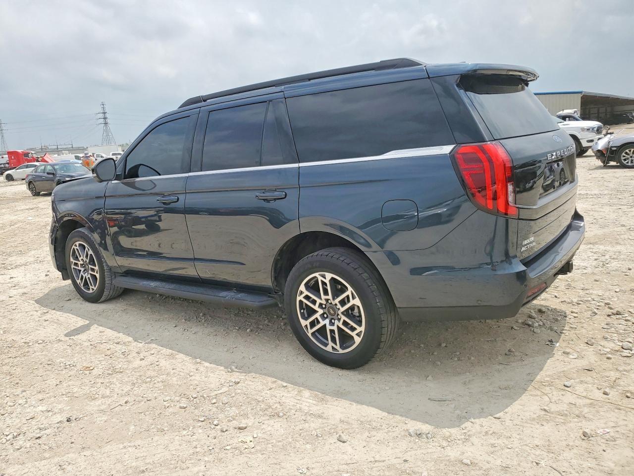 2025 Ford Expedition Active - Фото 2