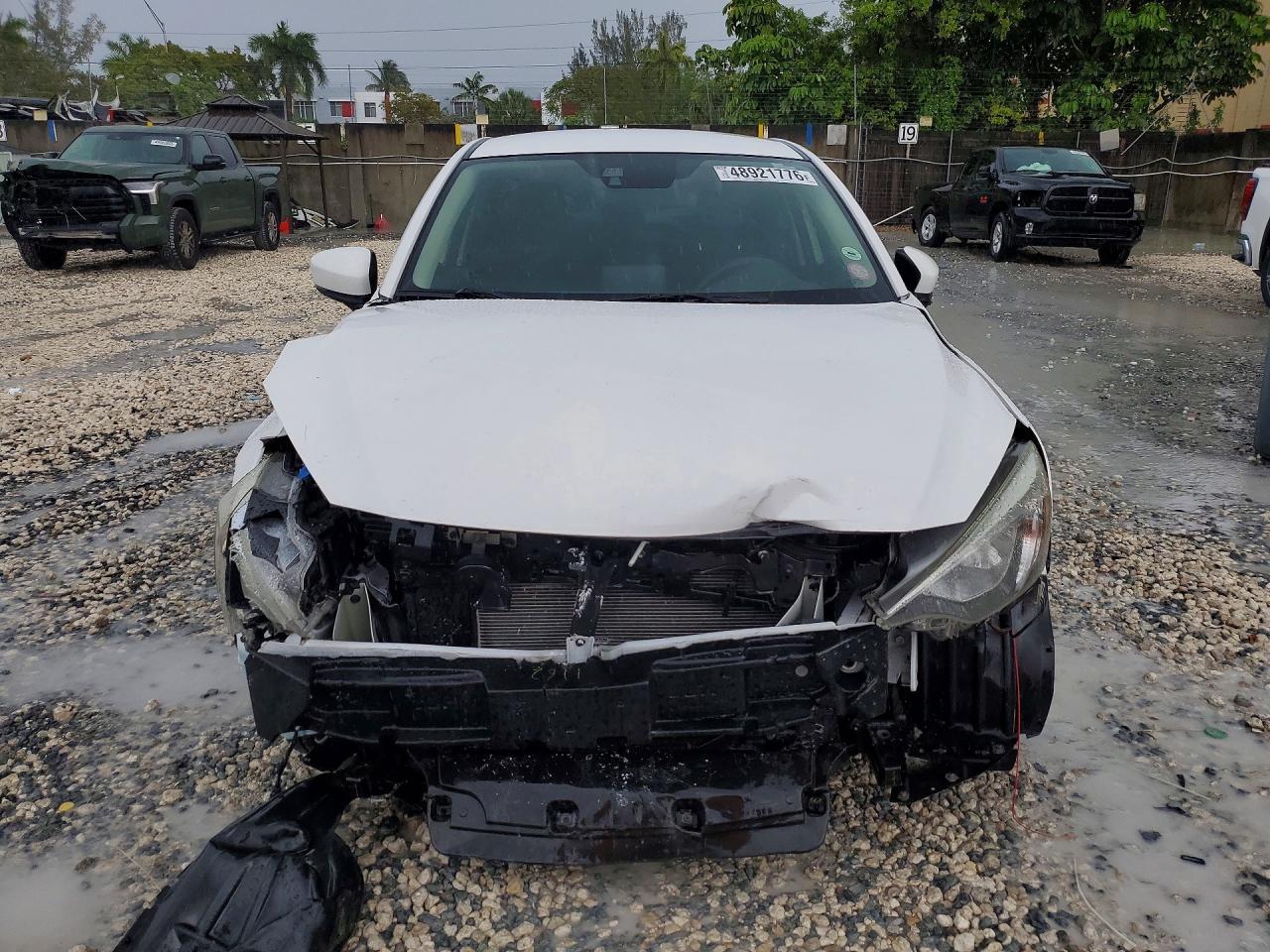 2019 Toyota Yaris Le - Image 5