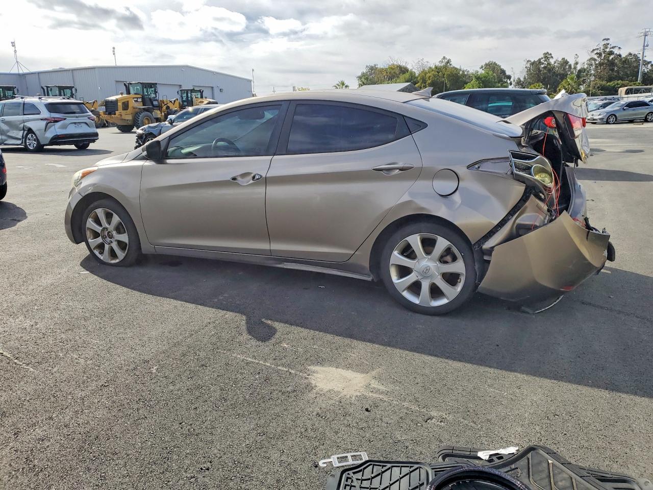 2012 Hyundai Elantra Limited - Image 2