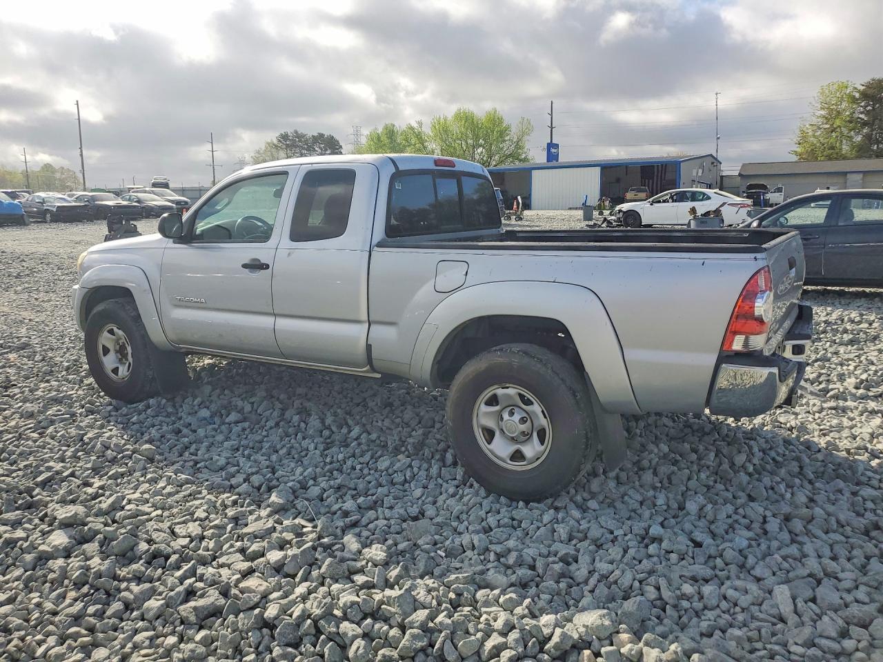 2011 Toyota Tacoma Prerunner - Фото 2