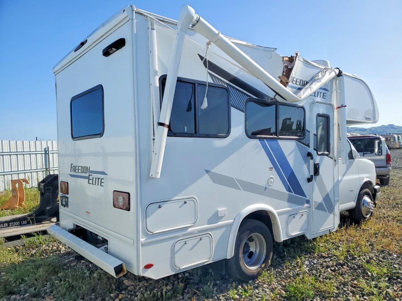 2025 Chevrolet Express G3500 - Фото 4
