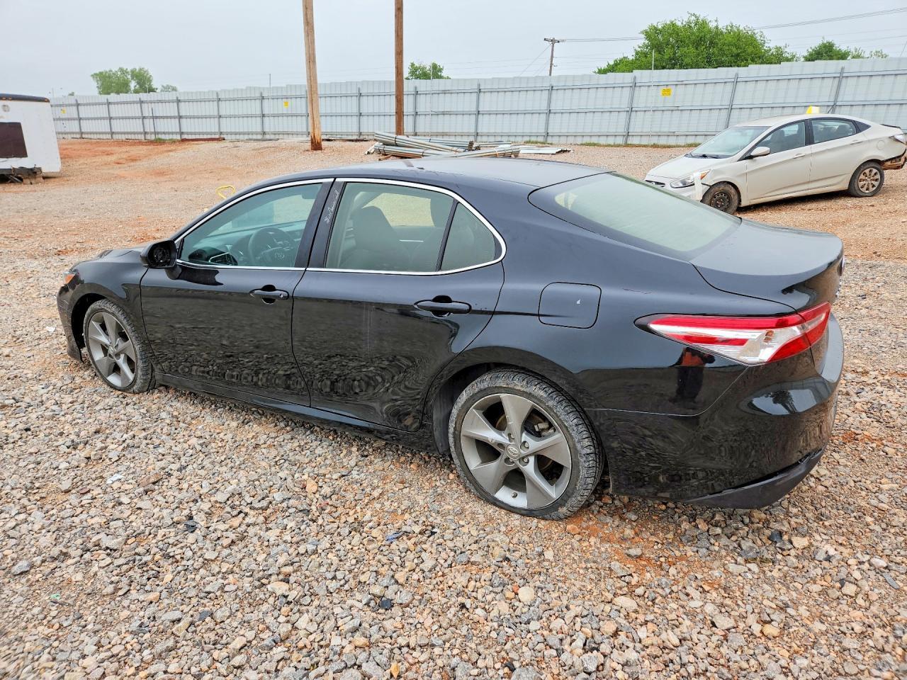 2018 Toyota Camry Le - Image 2