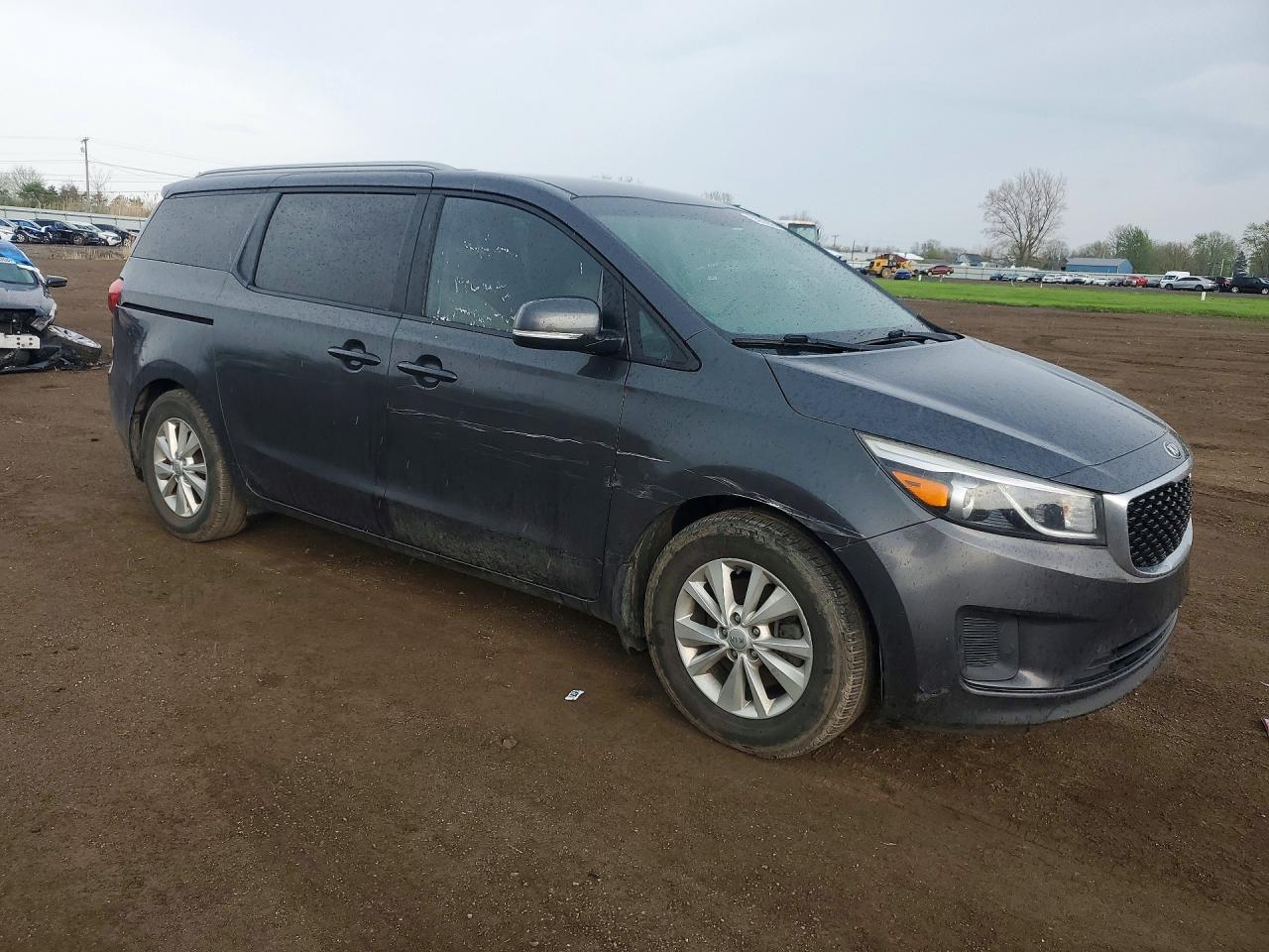2016 Kia Sedona Lx - Image 4