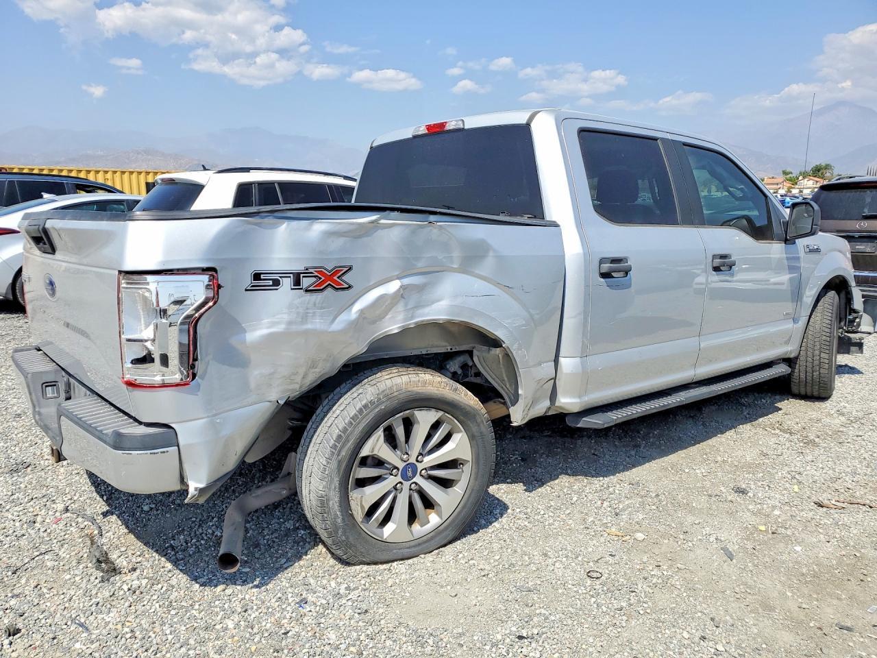 2017 Ford F150 Supercrew - Фото 3