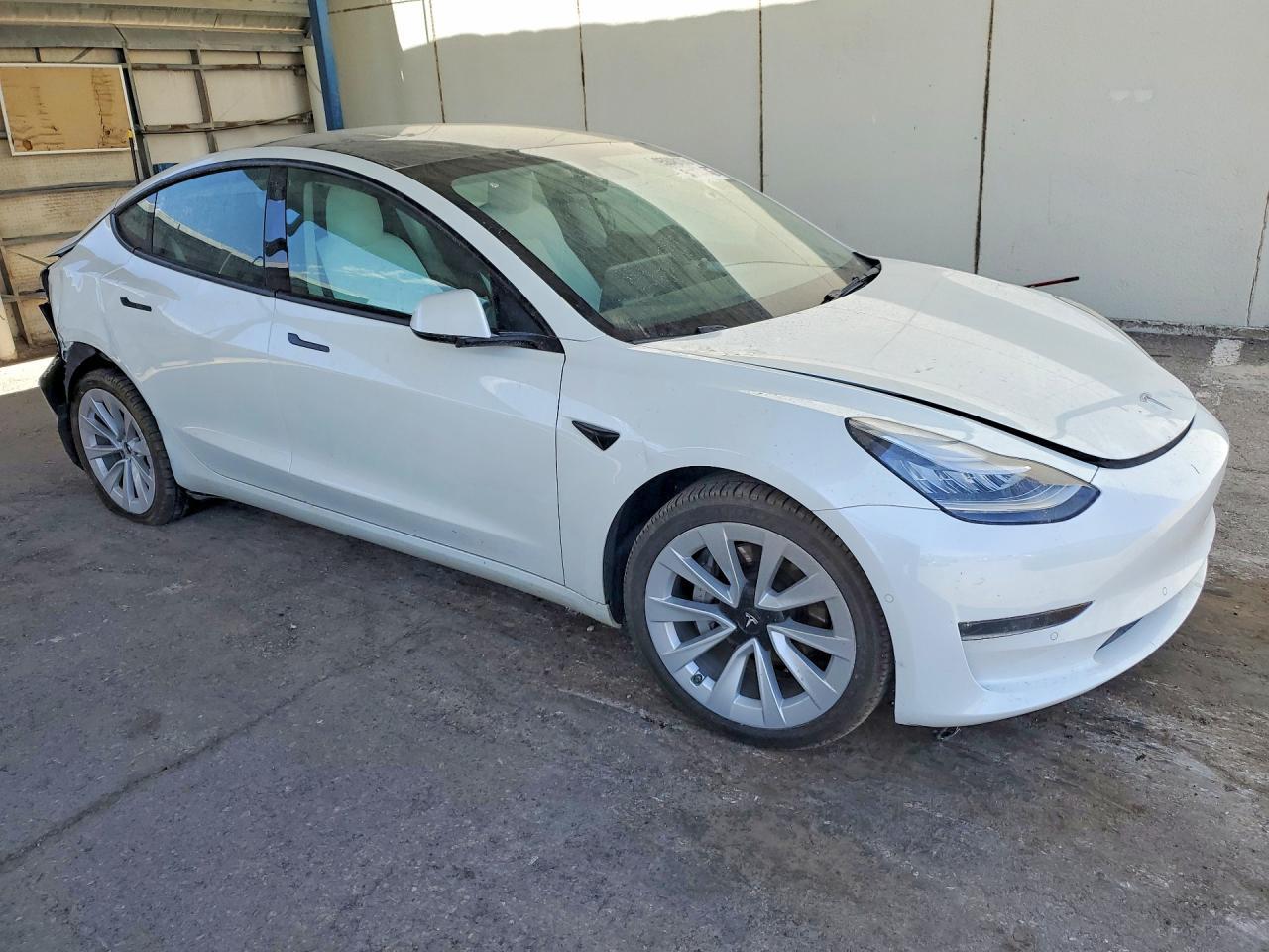 2022 Tesla Model 3 - Image 4