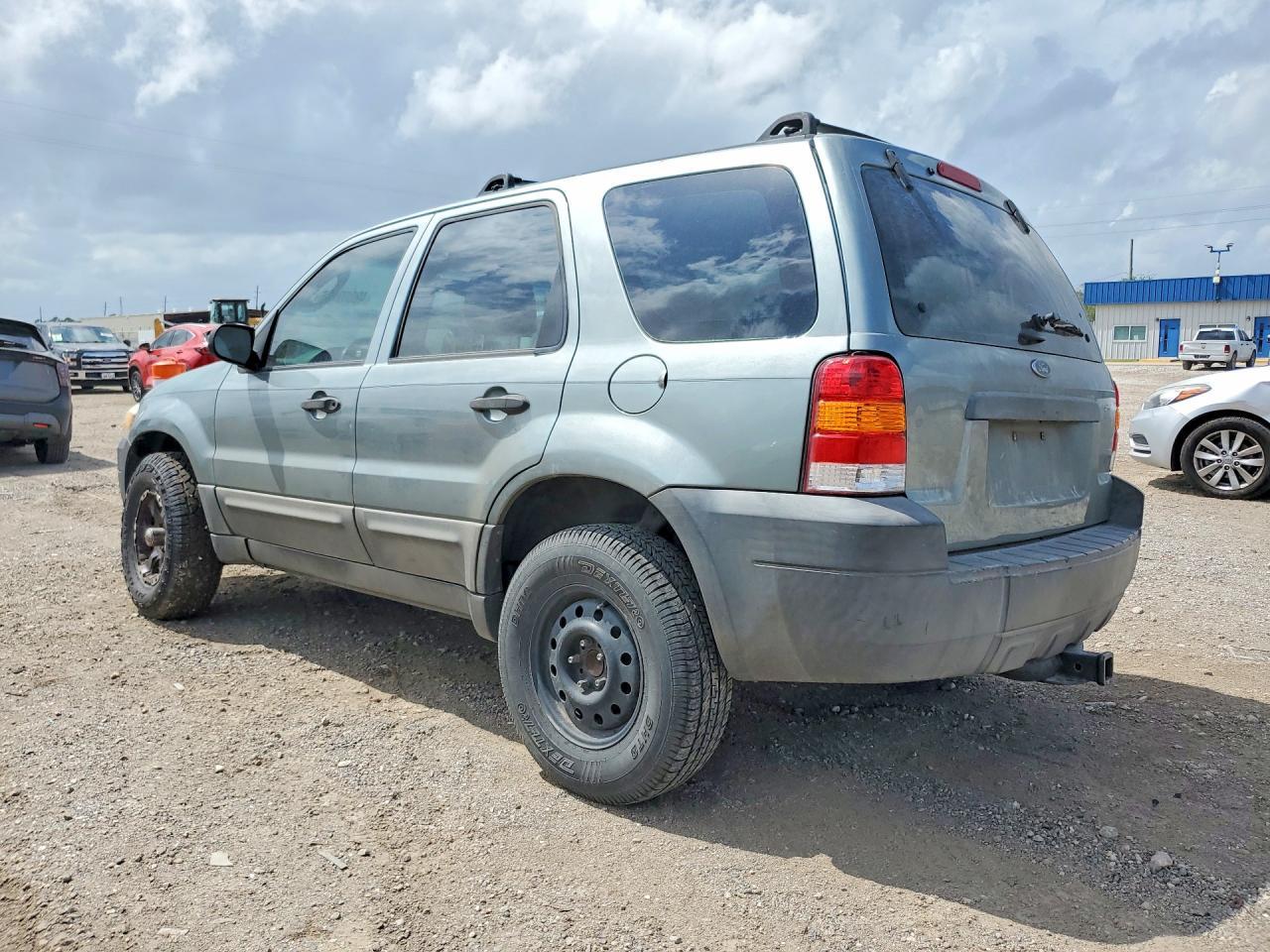 2006 Ford Escape Xls - Image 2