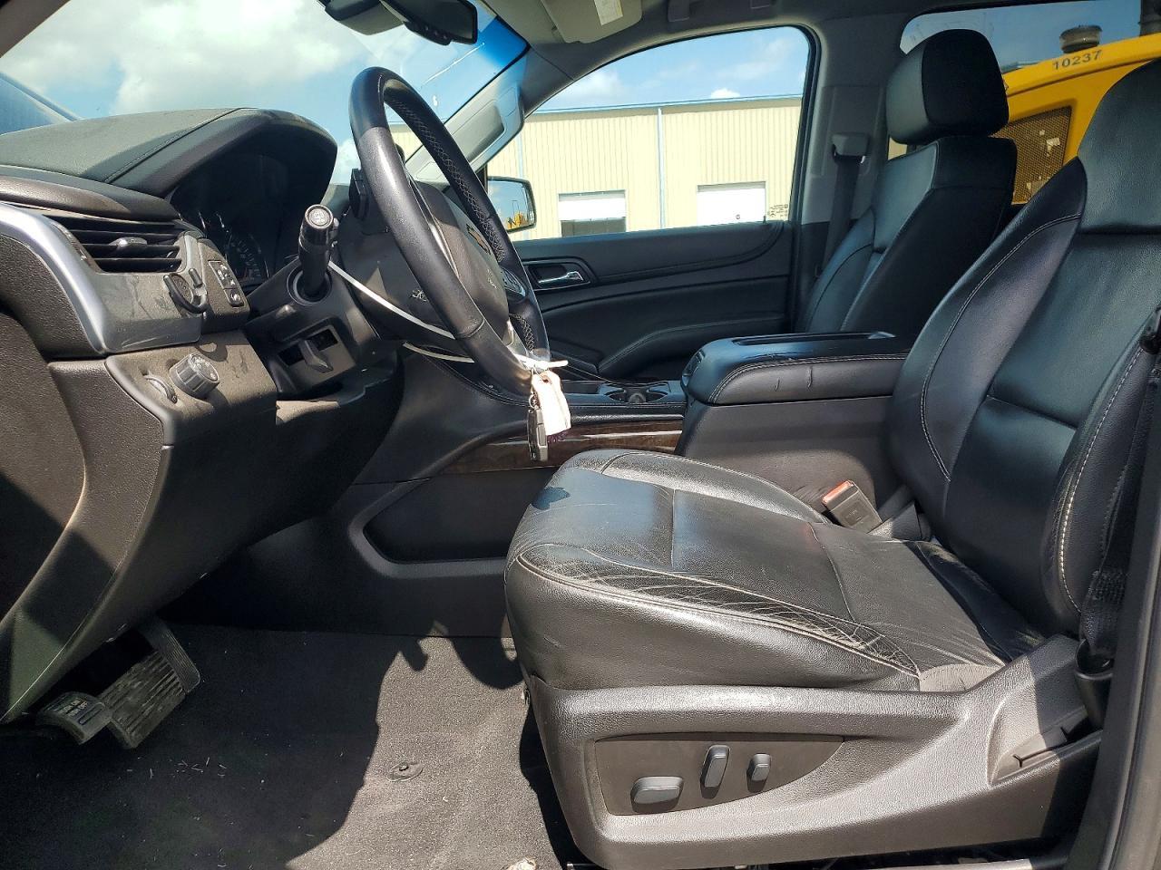 2019 Chevrolet Suburban C1500 Lt - Image 7