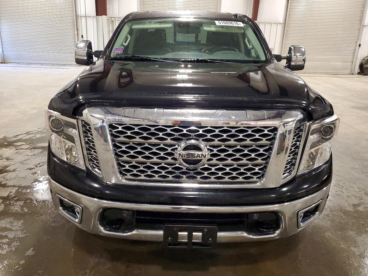 2017 Nissan Titan Sl - Image 5