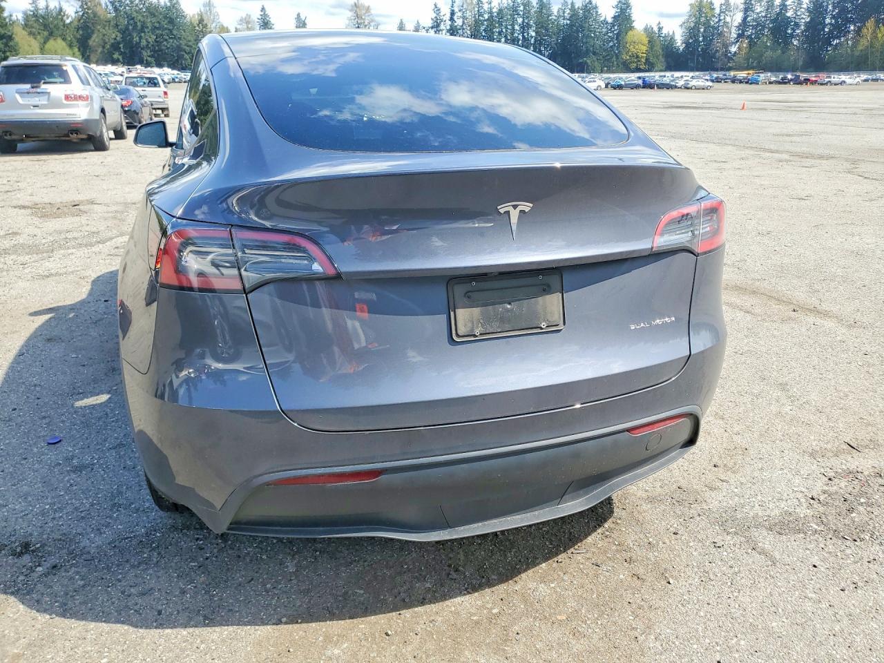 2023 Tesla Model Y - Фото 6
