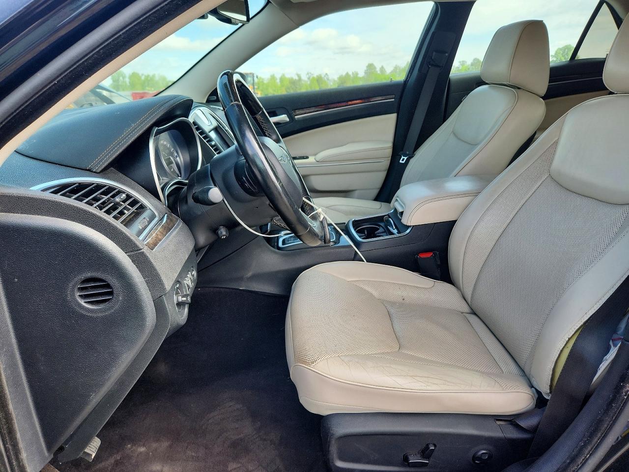 2018 Chrysler 300 Limited - Image 7