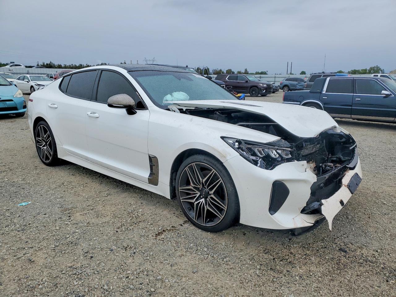 2022 Kia Stinger Gt1 - Фото 4