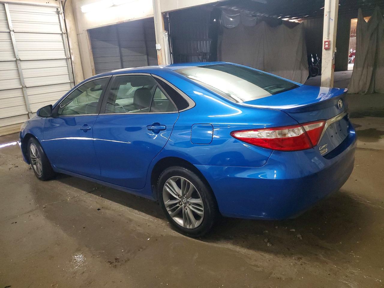 2017 Toyota Camry Se - Image 2