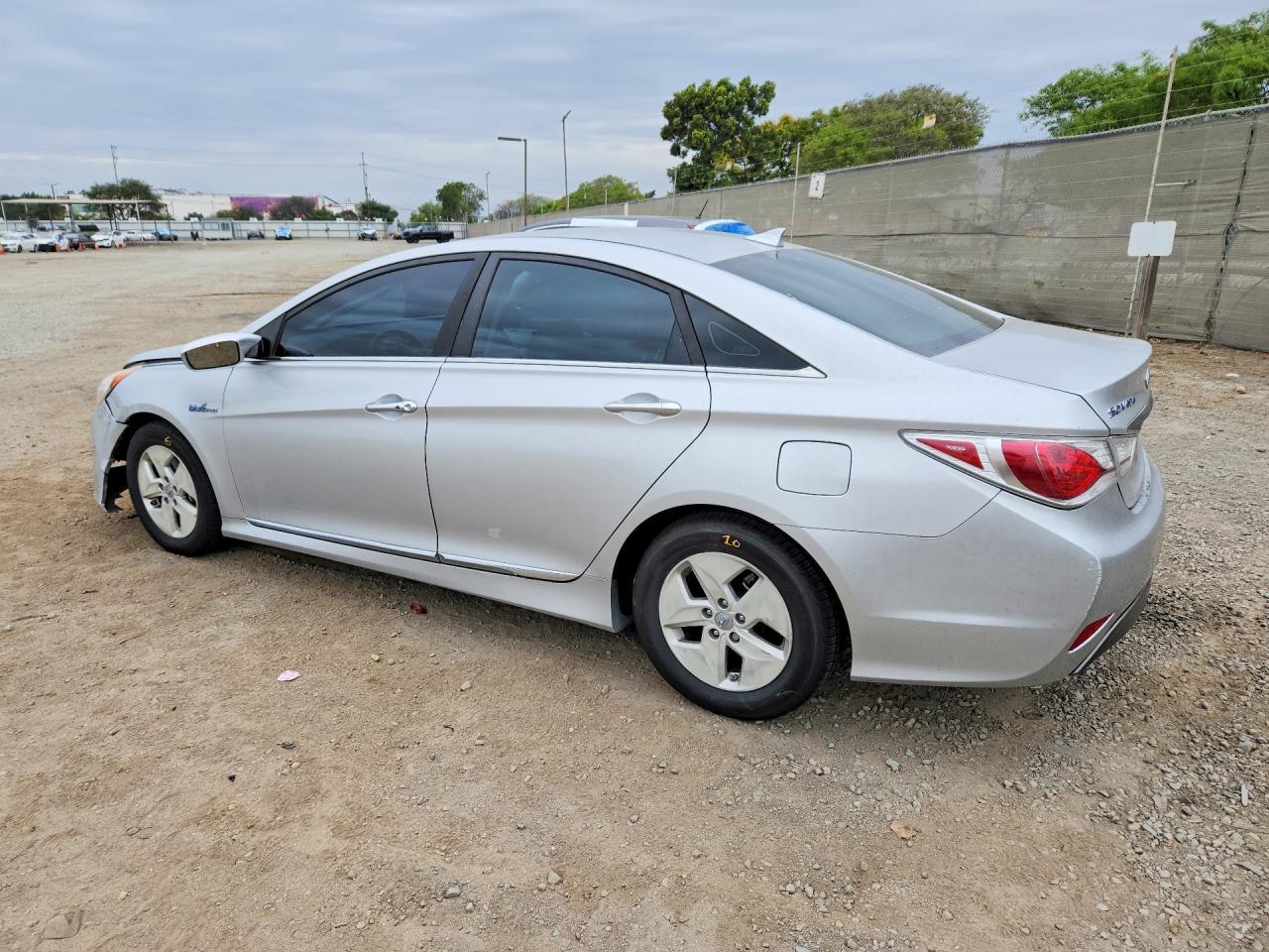 2012 Hyundai Sonata Hybrid Base - Фото 2