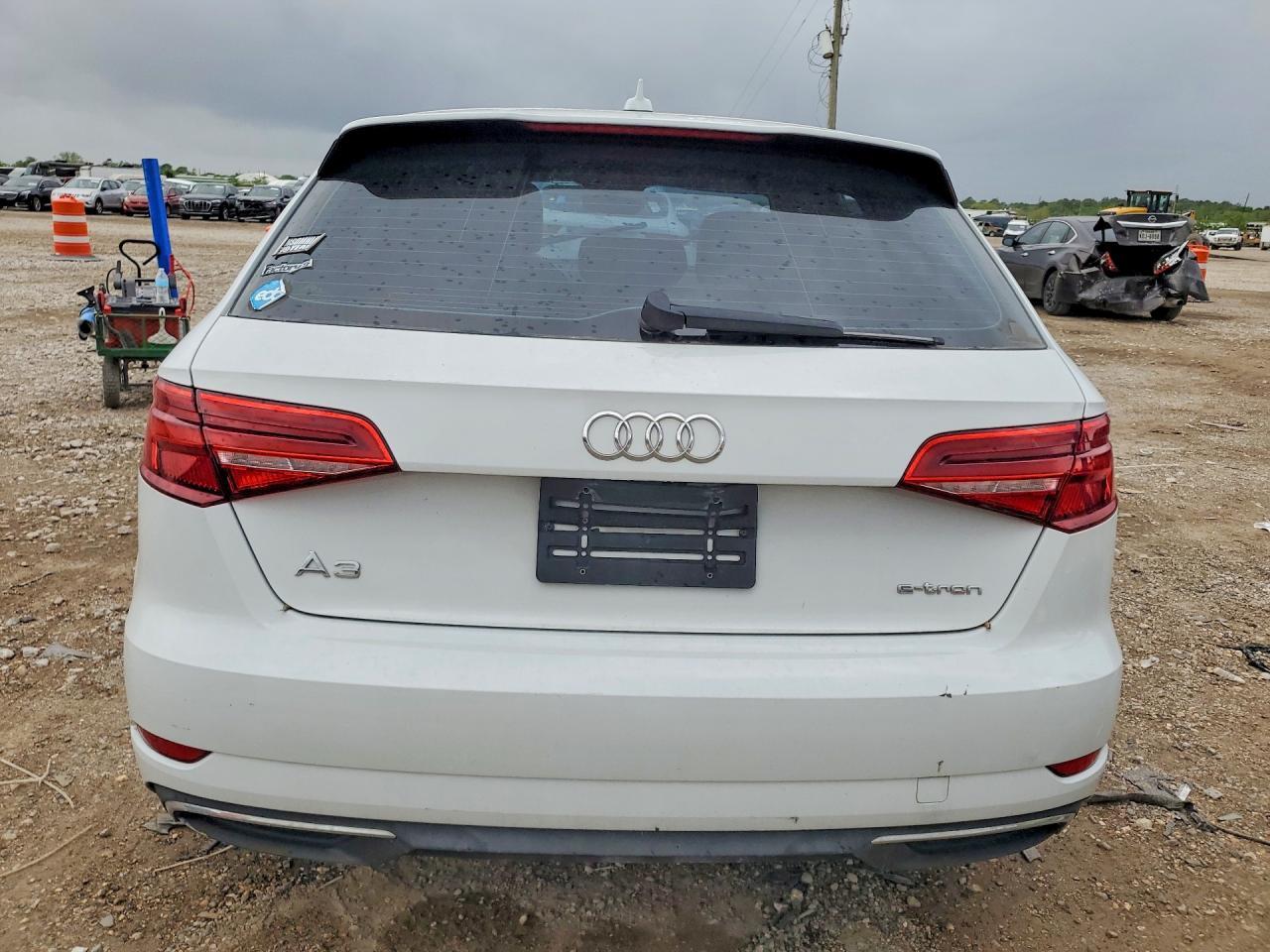 2018 Audi A3 E-Tron Premium - Фото 6