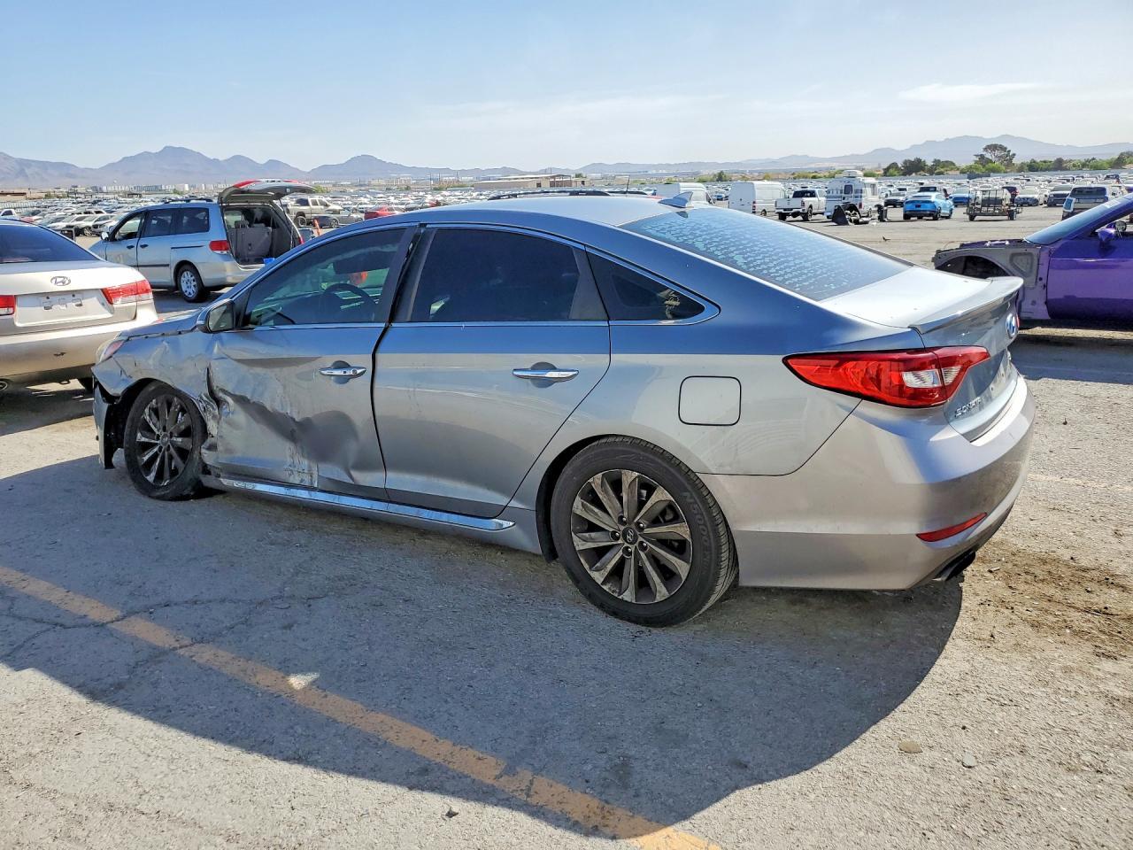 2015 Hyundai Sonata Sport - Image 2