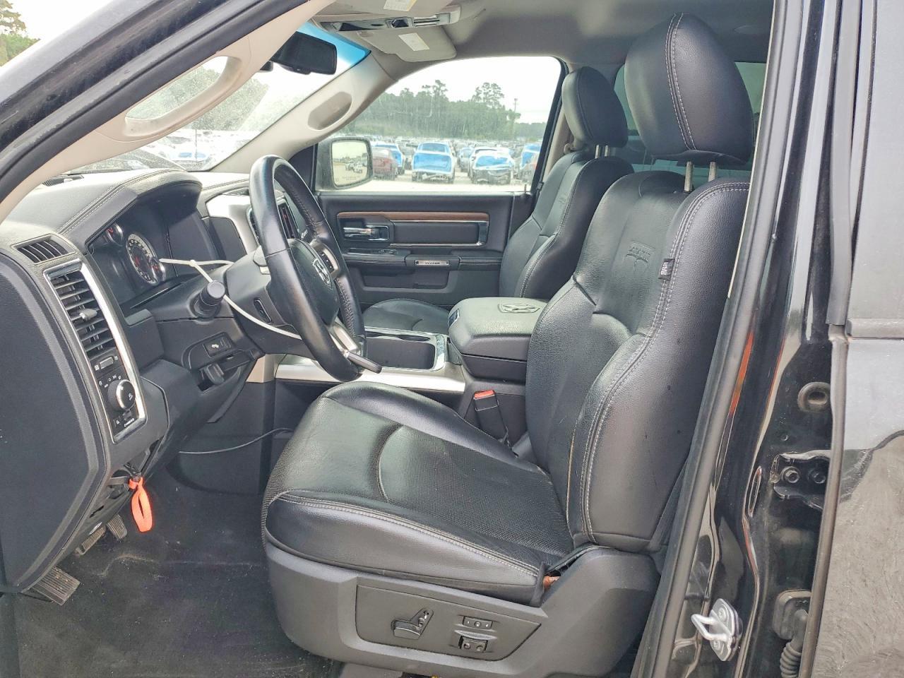 2017 Ram 1500 Laramie - Image 7