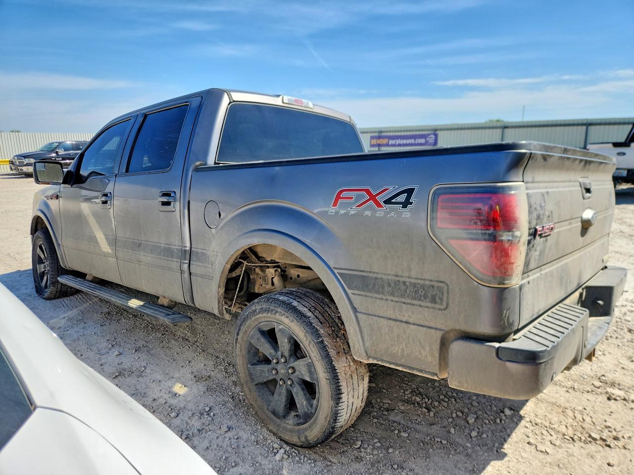 2013 Ford F150 Supercrew - Фото 2