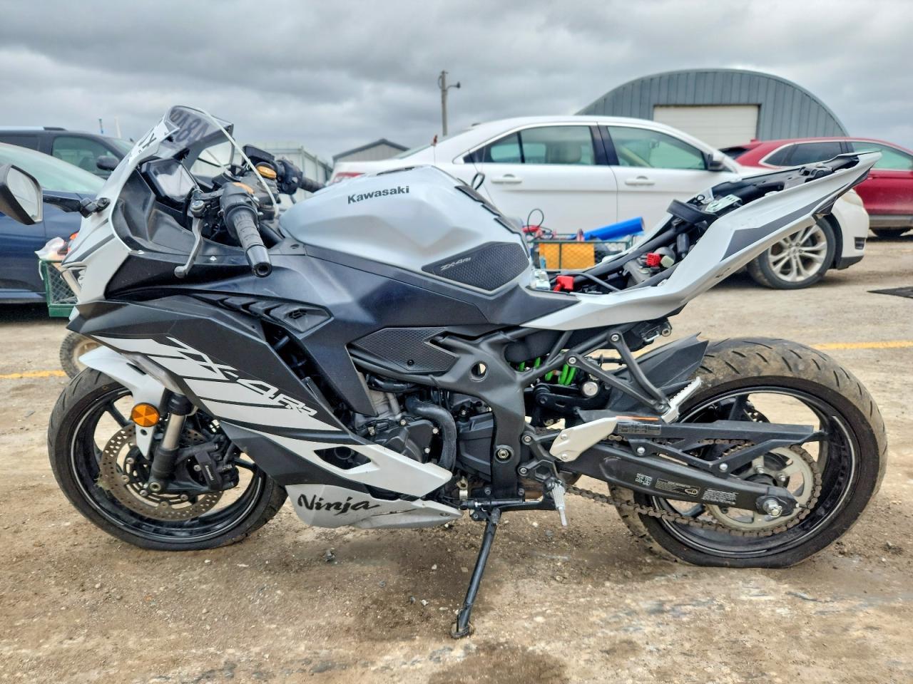 2025 Kawasaki Zx400 S - Image 3