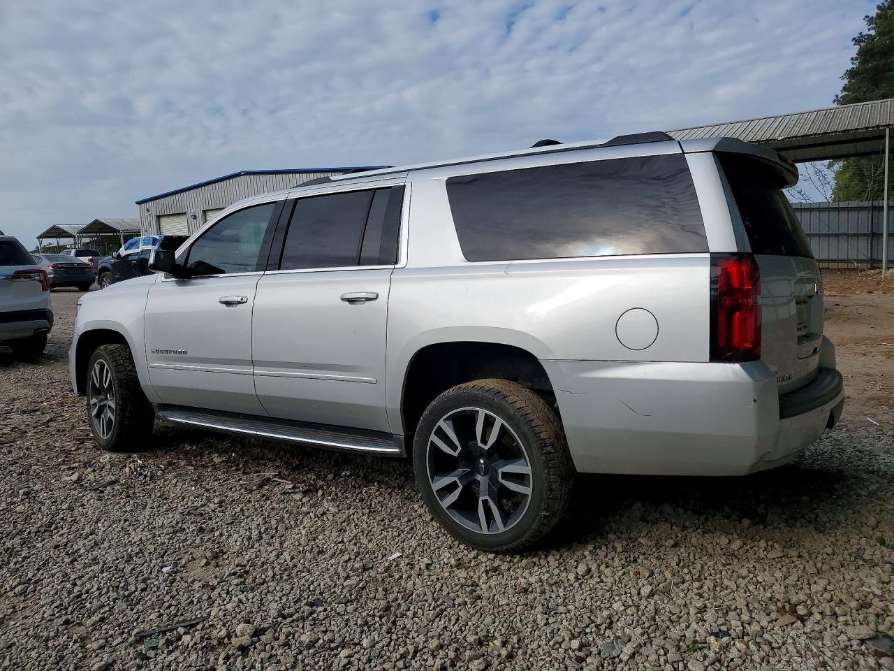 2017 Chevrolet Suburban K1500 Premier - Фото 2