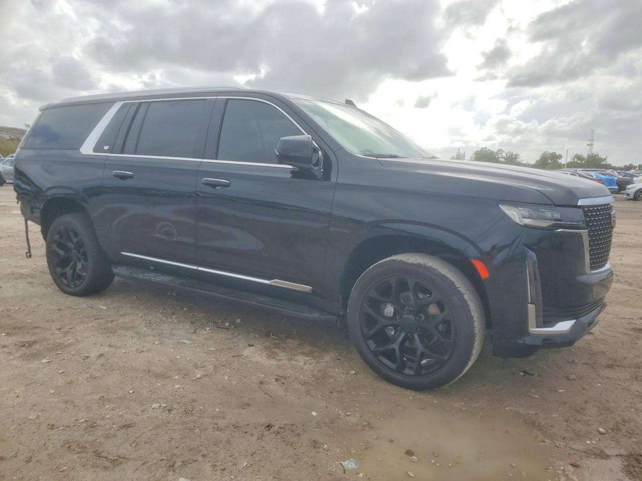 2022 Cadillac Escalade Esv Luxury - Image 4