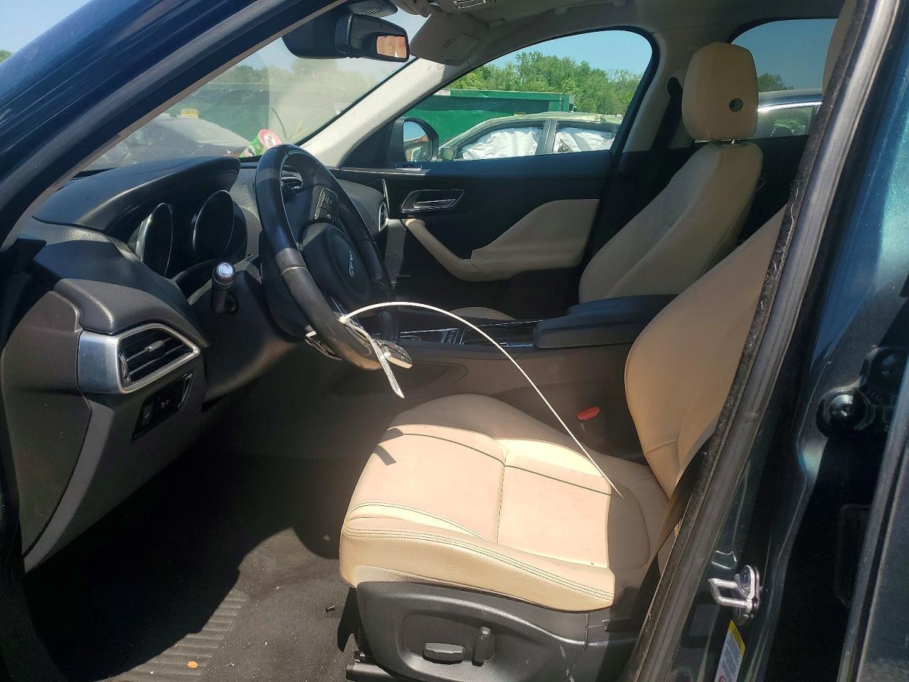 2017 Jagu F-Pace Pre - Image 7