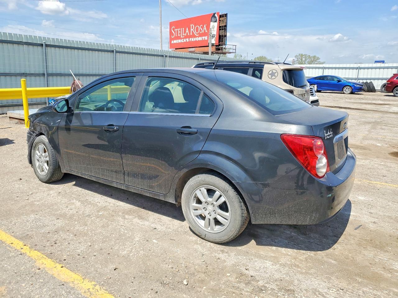 2014 Chevrolet Sonic Lt - Фото 2