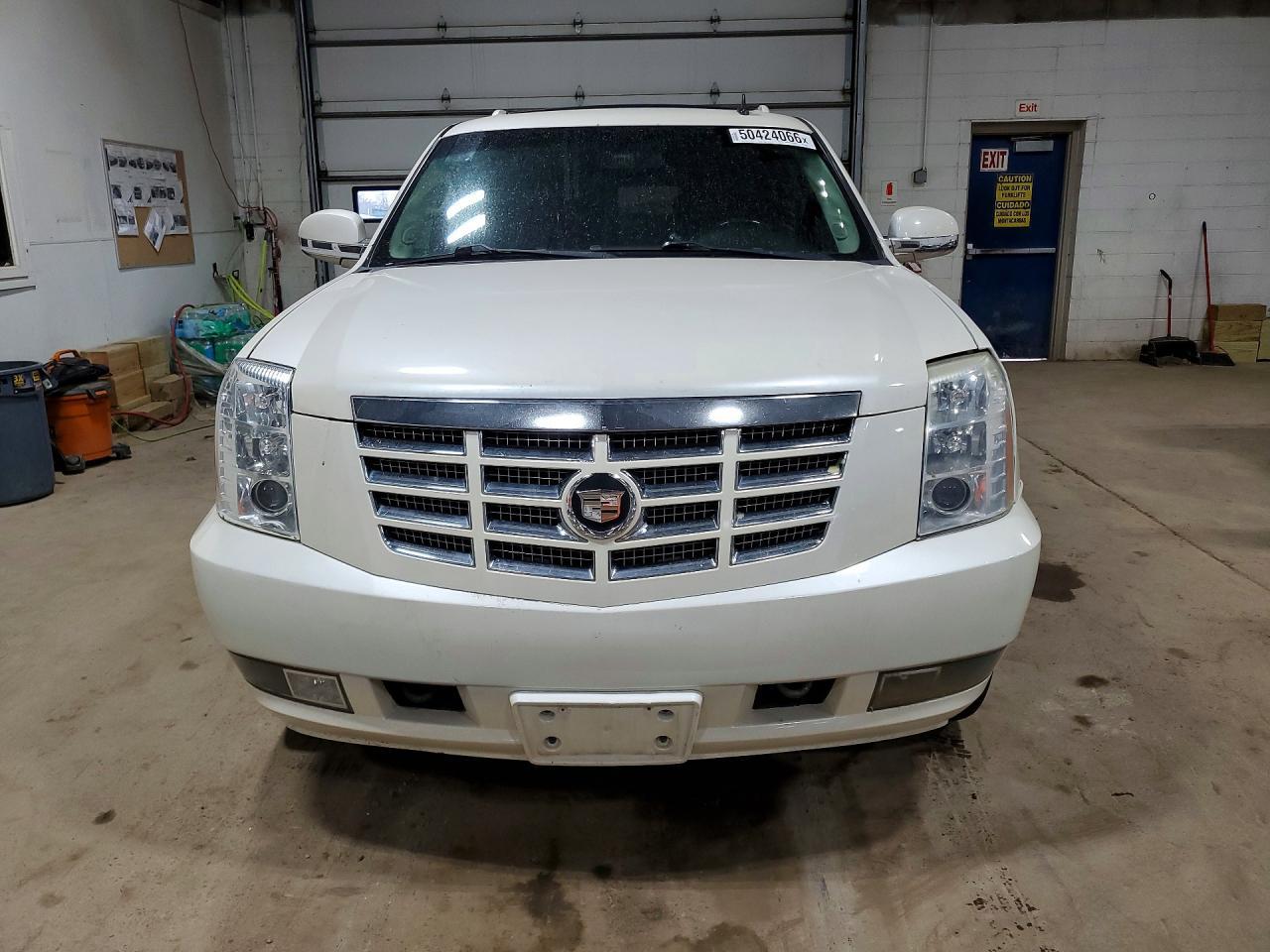 2010 Cadillac Escalade Luxury - Фото 5